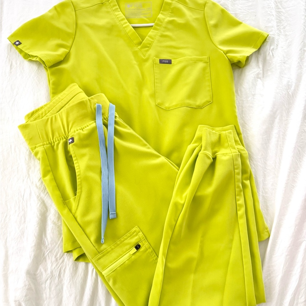 FIGS Citrine Scrub Set Top XXS & XS/Petite Bottoms